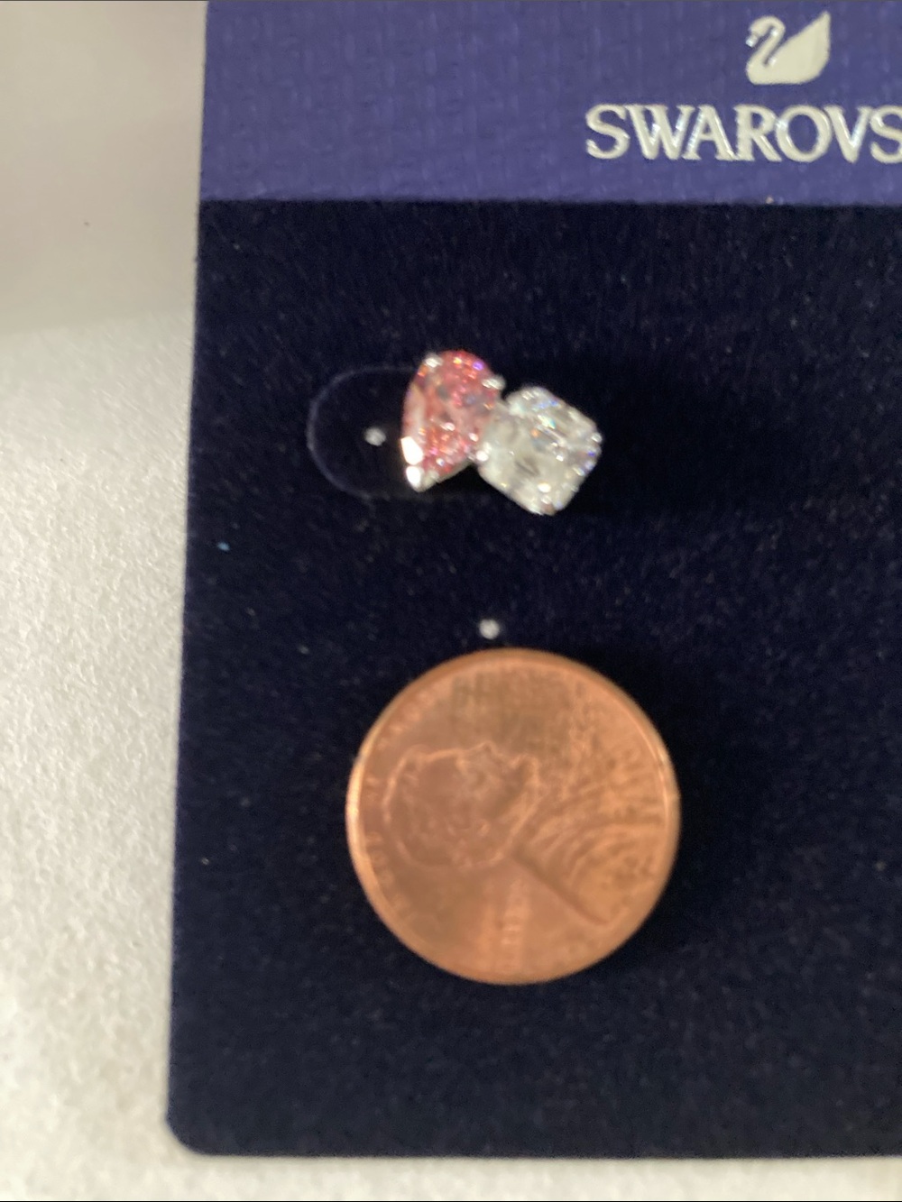 Swarovski attract soul pierced earrings in rhodium plating - Picture 4 of 5